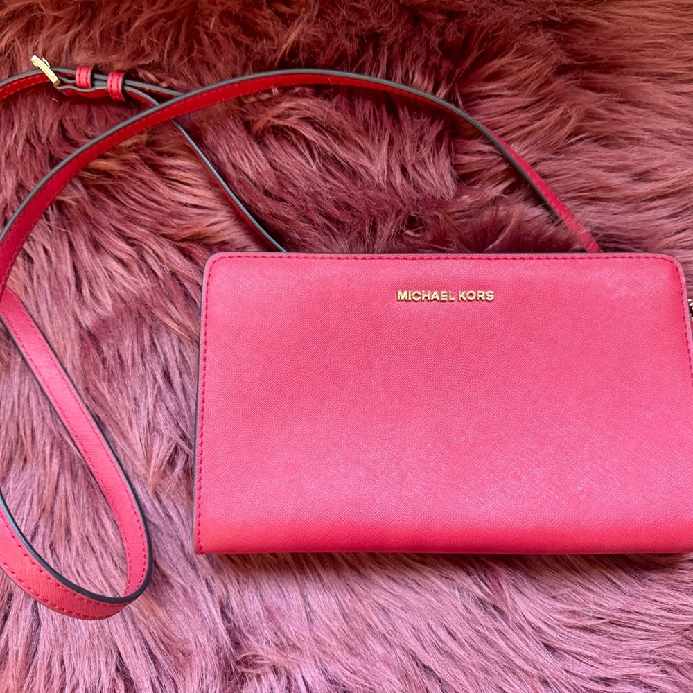 Michael Kors Jet Set Travel Leather Crossbody
